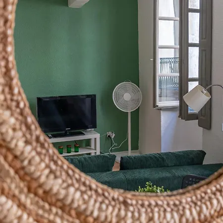 Lägenhet Centre - Proche Des Arenes Et De La Maison Carree