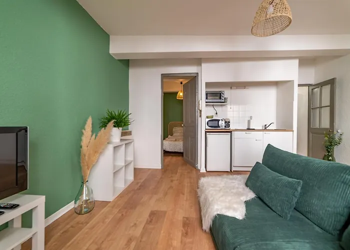 Centre - Proche Des Arènes Et De La Maison Carrée *