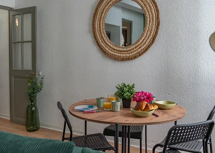 Centre - Proche Des Arènes Et De La Maison Carrée *